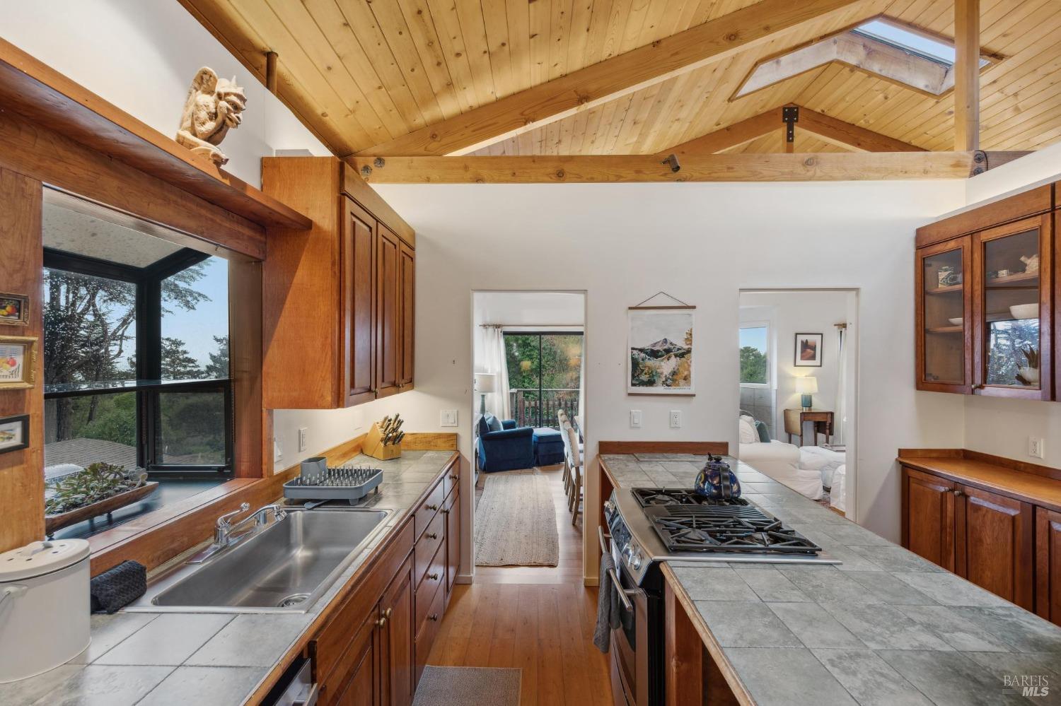 Detail Gallery Image 51 of 67 For 7500 Panoramic Hwy, Stinson Beach,  CA 94970 - 3 Beds | 2 Baths