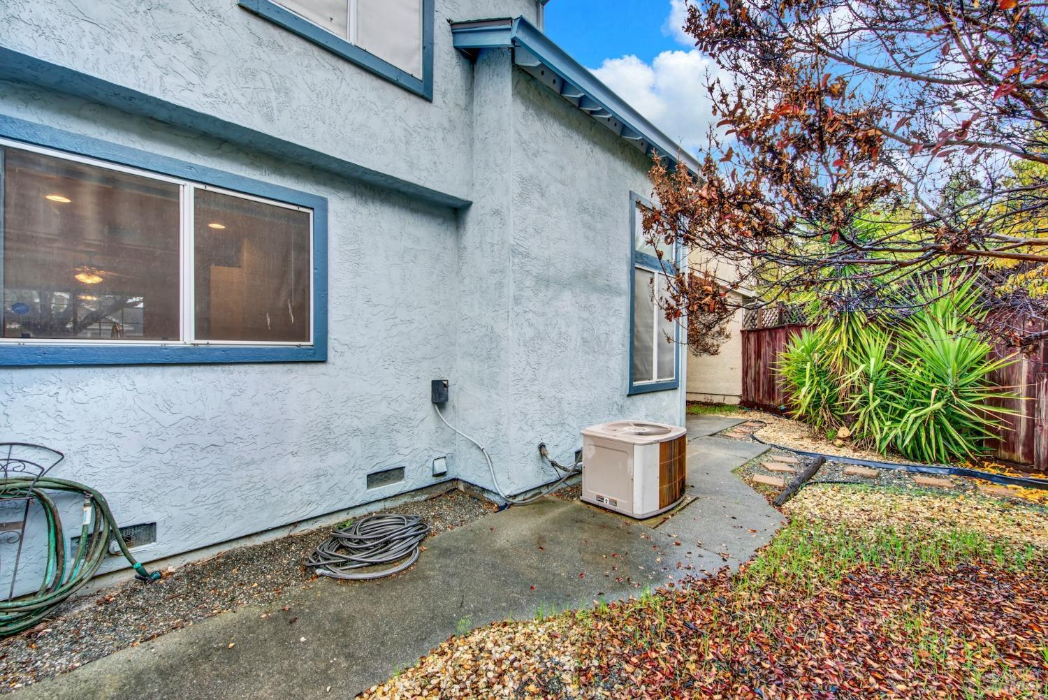 Detail Gallery Image 59 of 61 For 913 Beechwood Cir, Suisun City,  CA 94585 - 3 Beds | 2/1 Baths