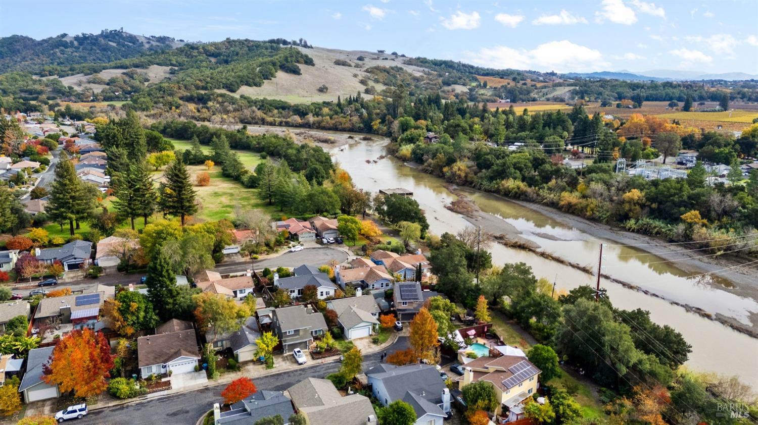 Detail Gallery Image 33 of 34 For 214 Hummingbird Ct, Healdsburg,  CA 95448 - 3 Beds | 2 Baths