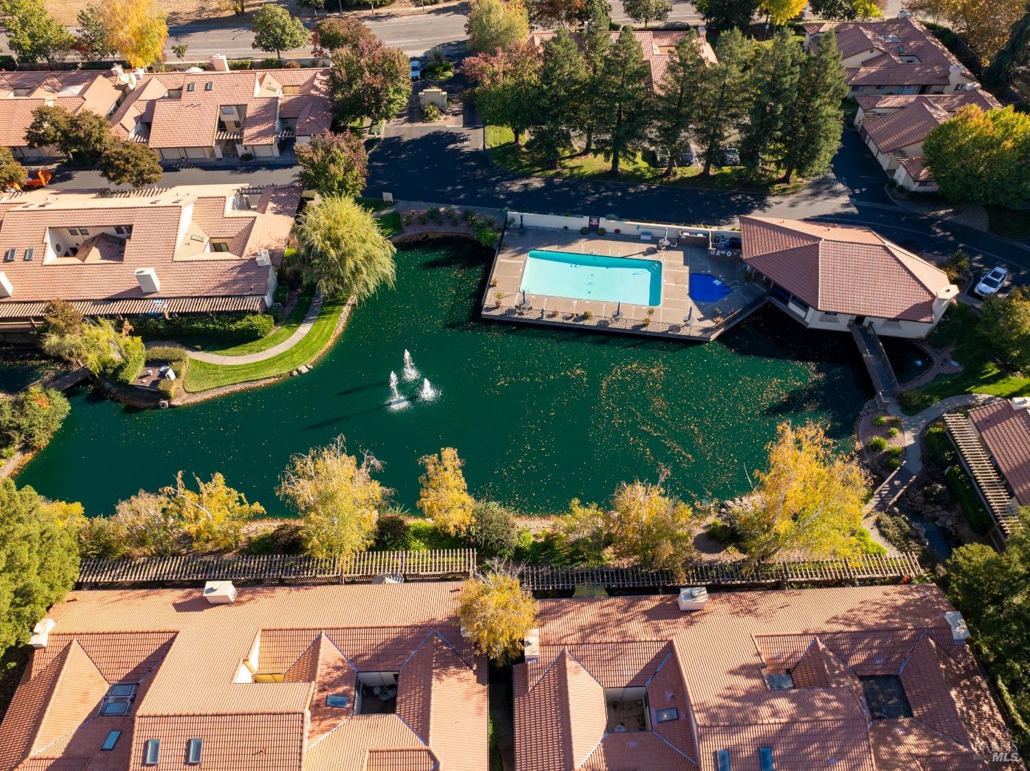 Detail Gallery Image 65 of 82 For 13 Fountain Grove Cir, Napa,  CA 94558 - 3 Beds | 2/1 Baths