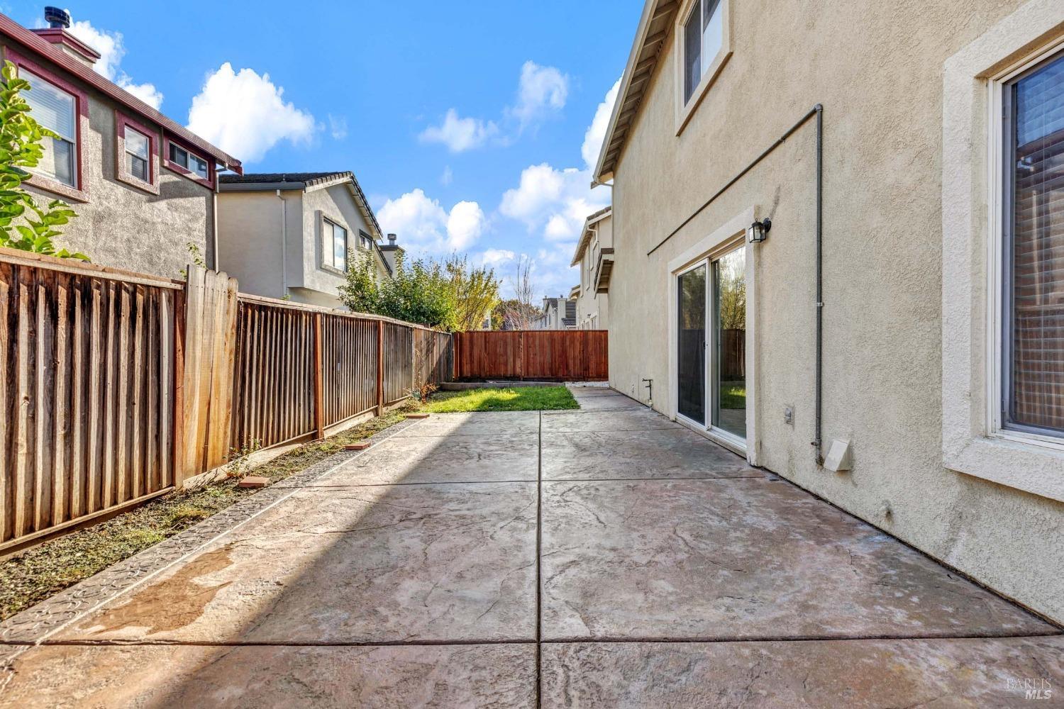 Detail Gallery Image 6 of 60 For 5066 Equestrian Ct, Fairfield,  CA 94534 - 4 Beds | 2/1 Baths