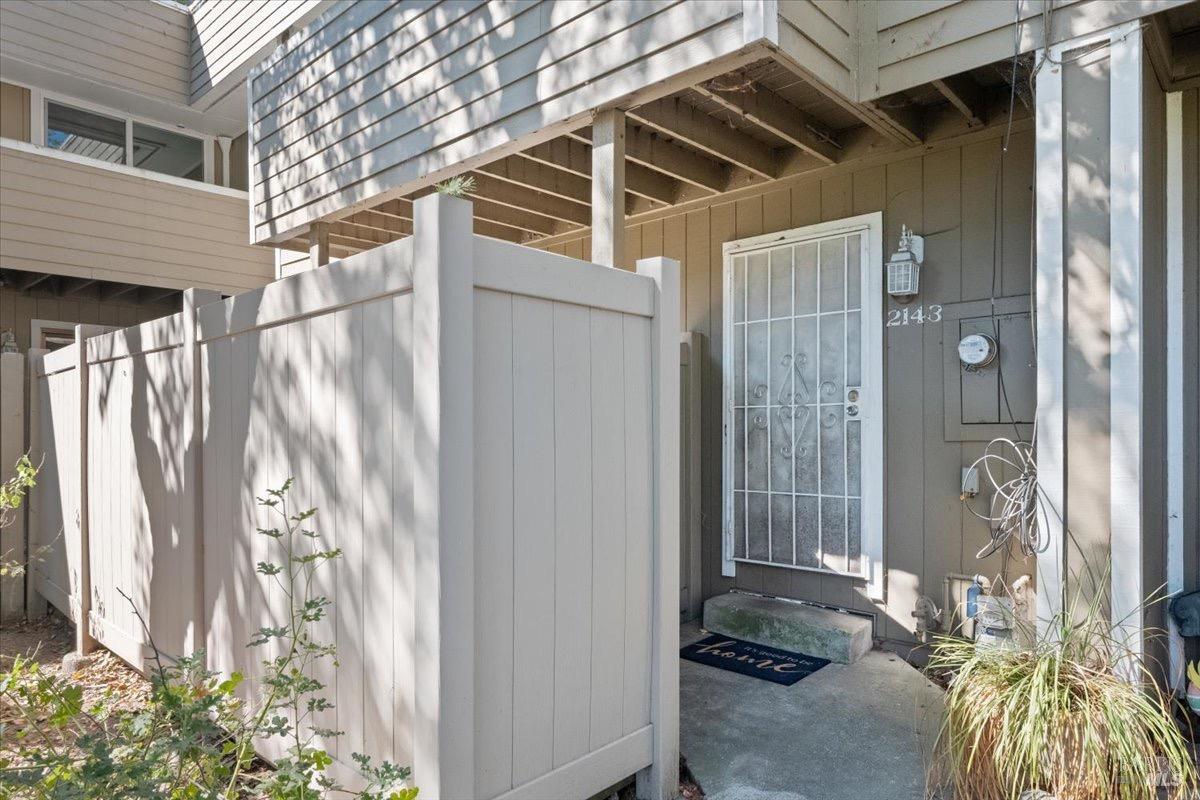 Detail Gallery Image 2 of 30 For 2143 W Steele Ln, Santa Rosa,  CA 95403 - 2 Beds | 1/1 Baths