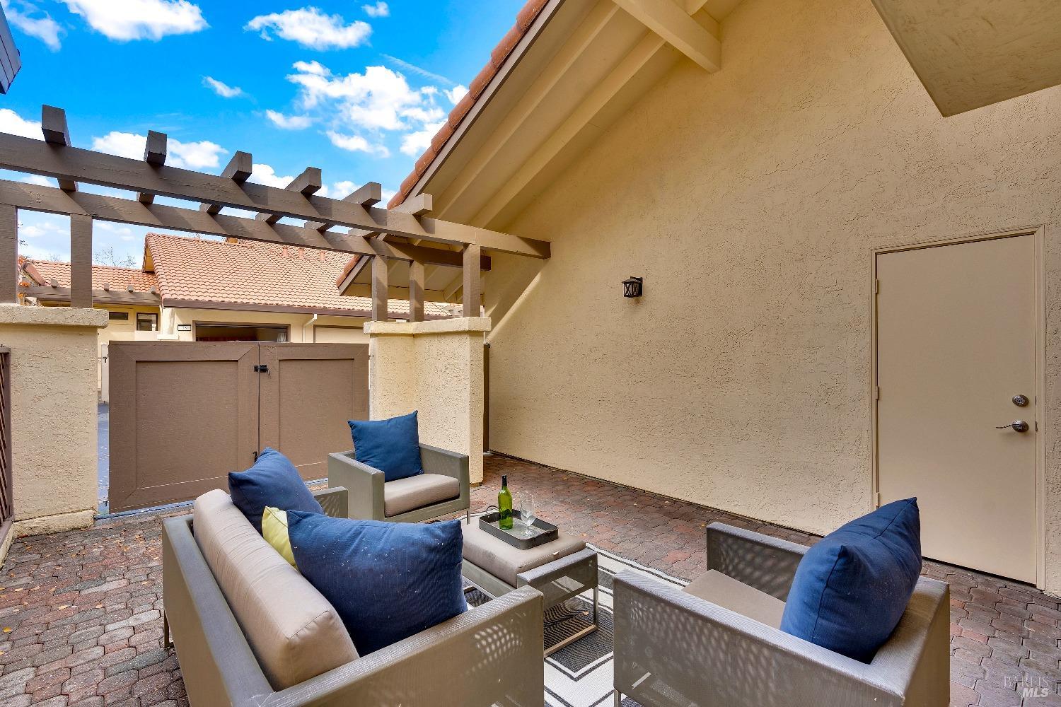 Detail Gallery Image 43 of 82 For 13 Fountain Grove Cir, Napa,  CA 94558 - 3 Beds | 2/1 Baths