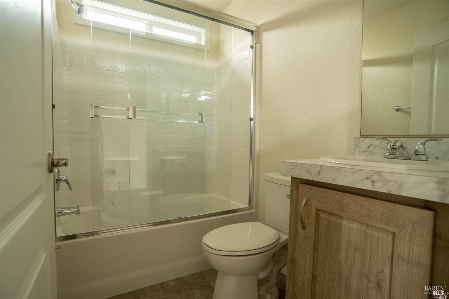 Detail Gallery Image 14 of 24 For 311 Lake Mendocino Dr 12, Ukiah,  CA 95482 - 2 Beds | 1 Baths