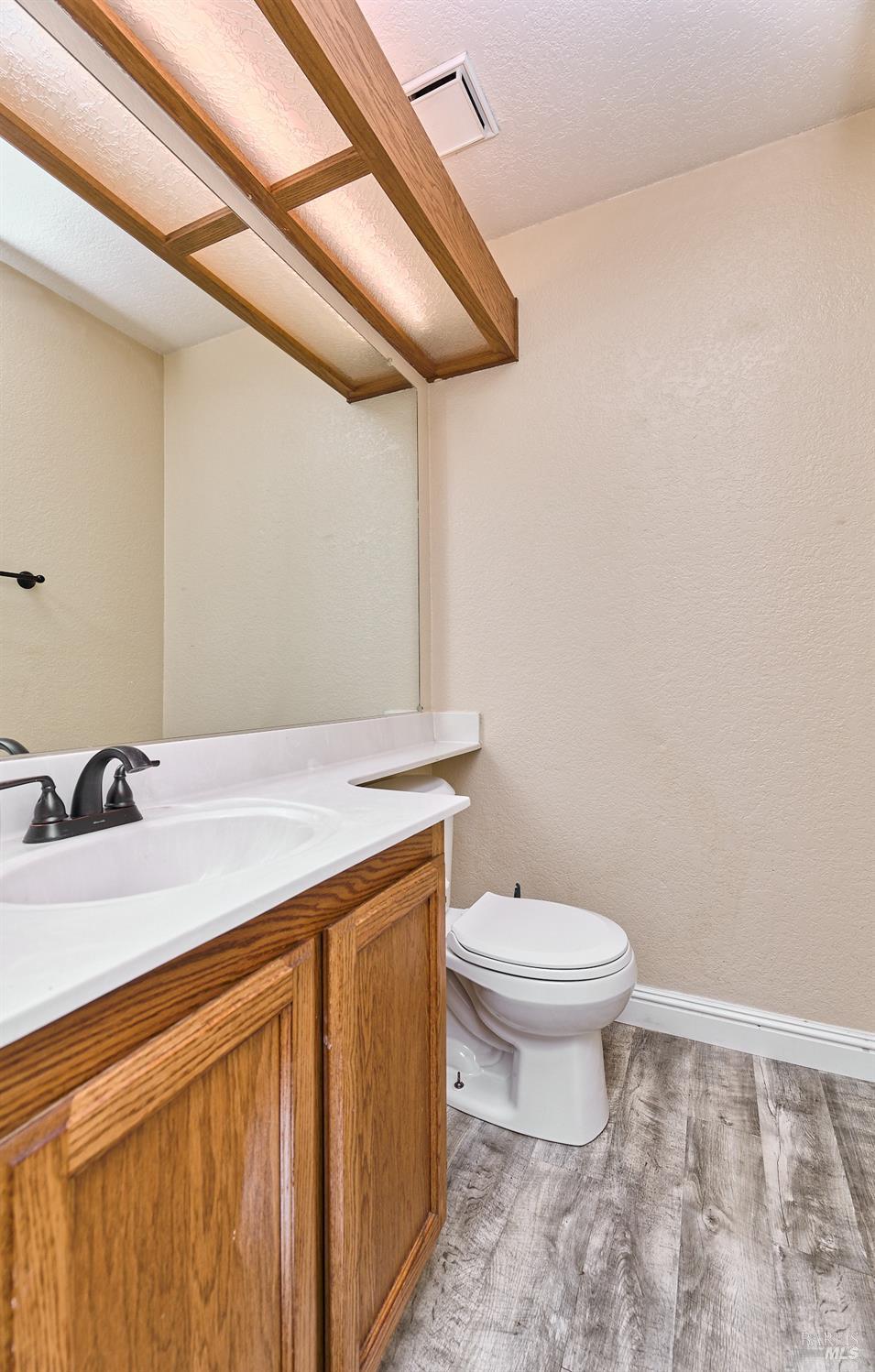 Detail Gallery Image 11 of 22 For 118 Mayo Ct, Vacaville,  CA 95688 - 4 Beds | 2/1 Baths