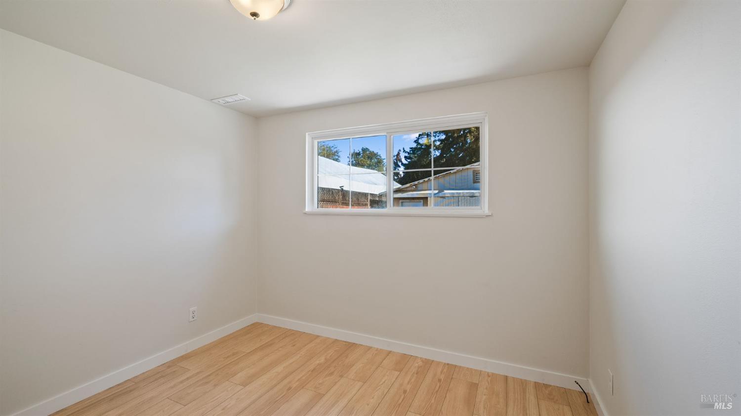 Detail Gallery Image 27 of 48 For 304 N Jefferson St, Cloverdale,  CA 95425 - 4 Beds | 2 Baths