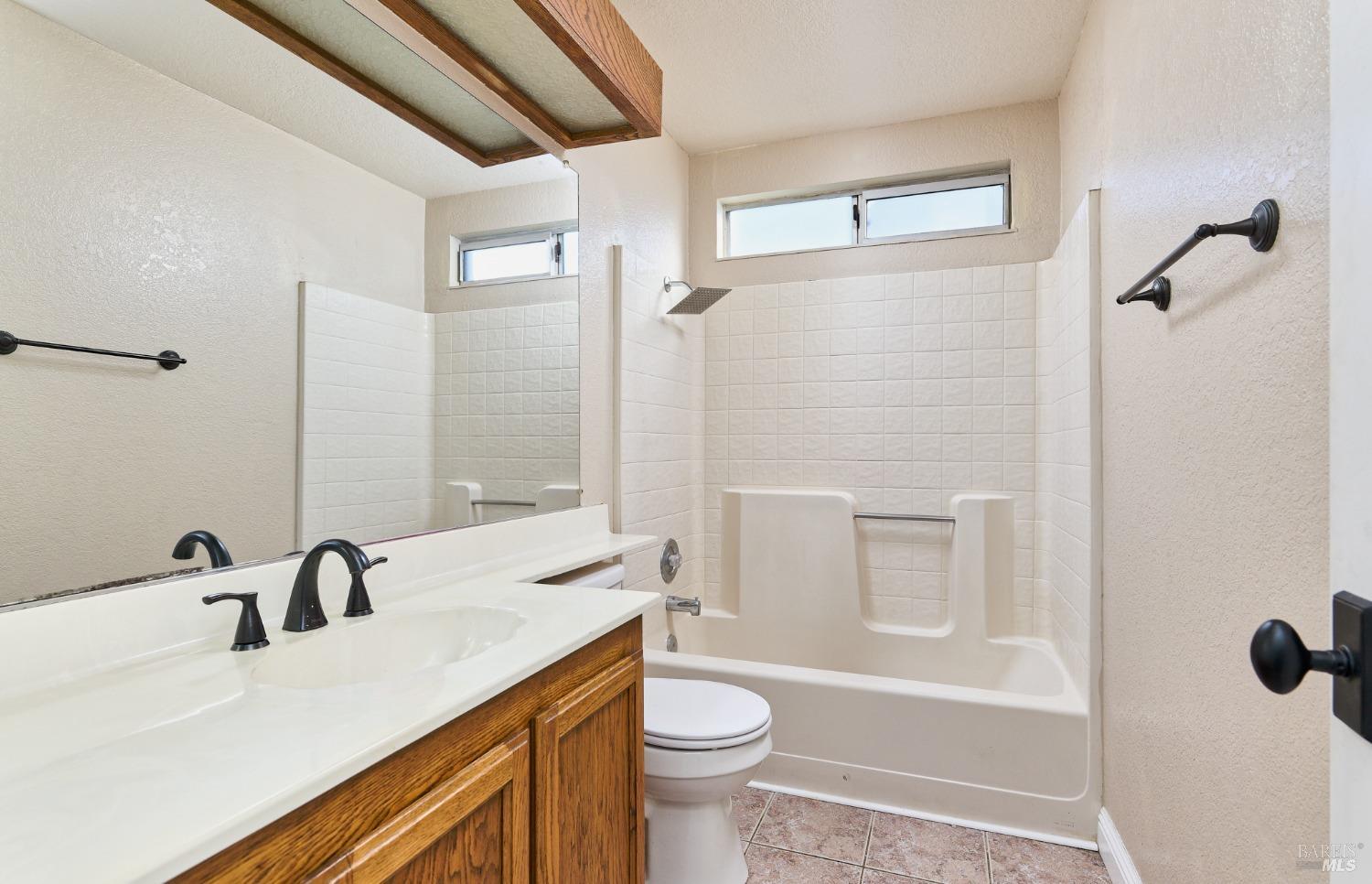 Detail Gallery Image 14 of 22 For 118 Mayo Ct, Vacaville,  CA 95688 - 4 Beds | 2/1 Baths