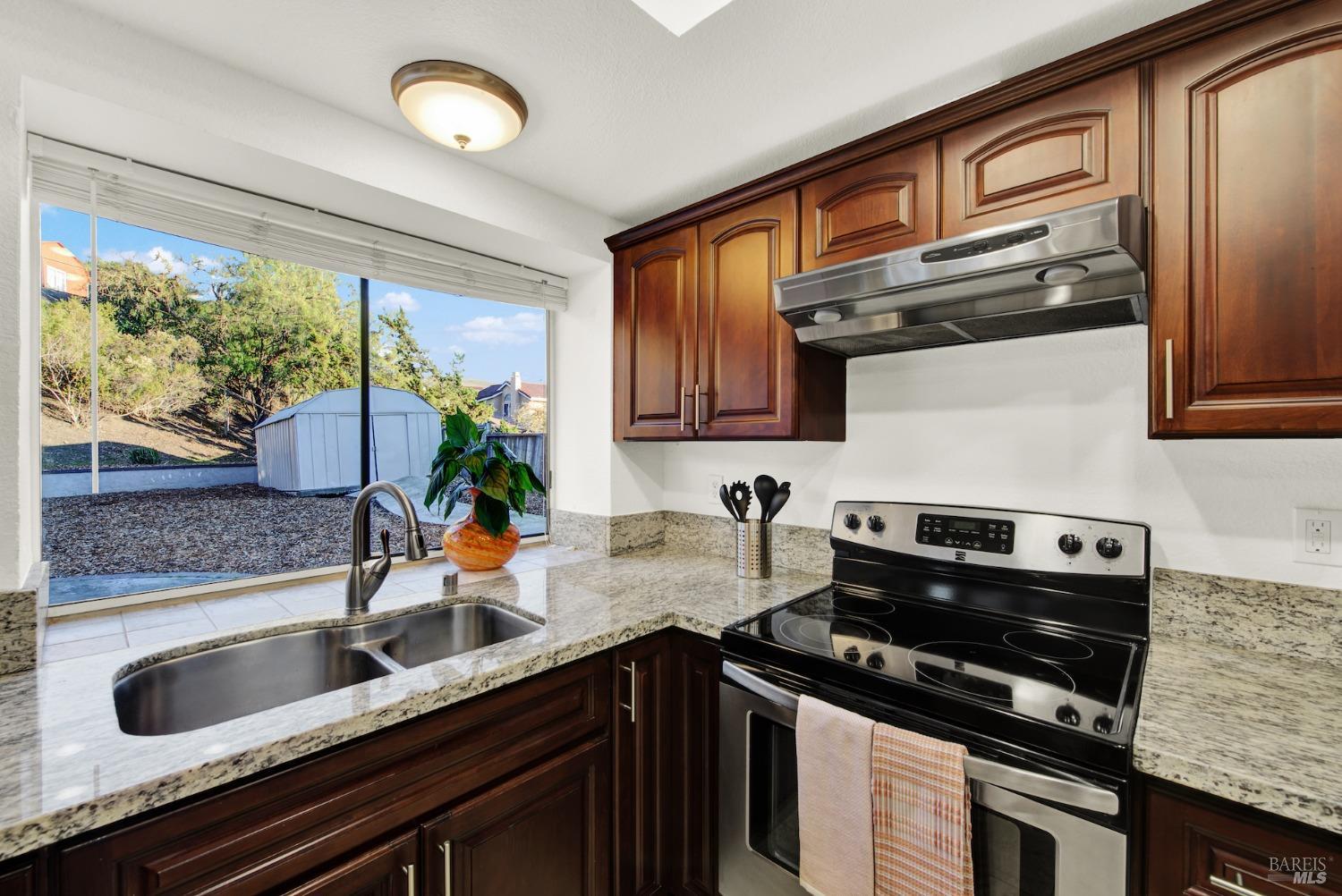 Detail Gallery Image 24 of 90 For 573 Britannia Dr, Vallejo,  CA 94591 - 3 Beds | 2/1 Baths