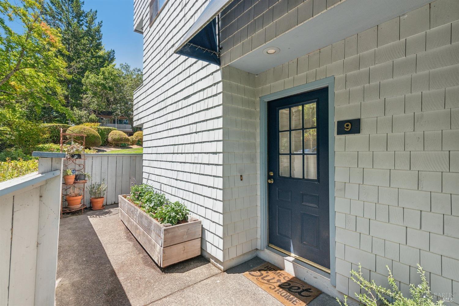 Detail Gallery Image 5 of 34 For 105 Virginia Ave #9,  Sebastopol,  CA 95472 - 2 Beds | 1/1 Baths