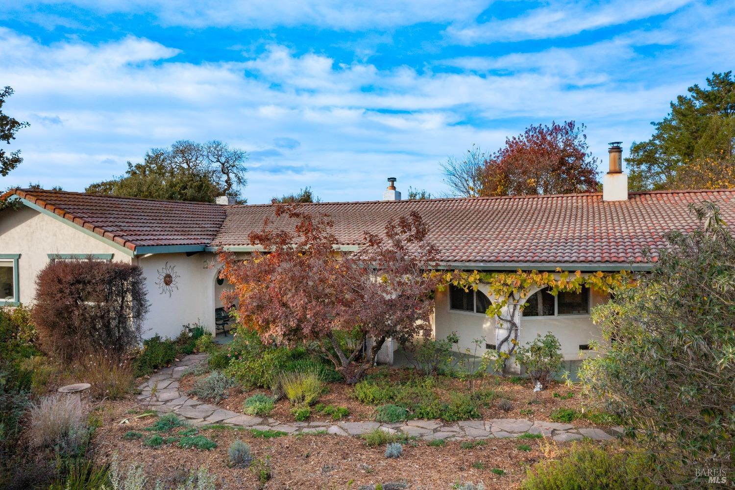 Detail Gallery Image 5 of 91 For 5625 Occidental Rd, Santa Rosa,  CA 95401 - 3 Beds | 2/1 Baths