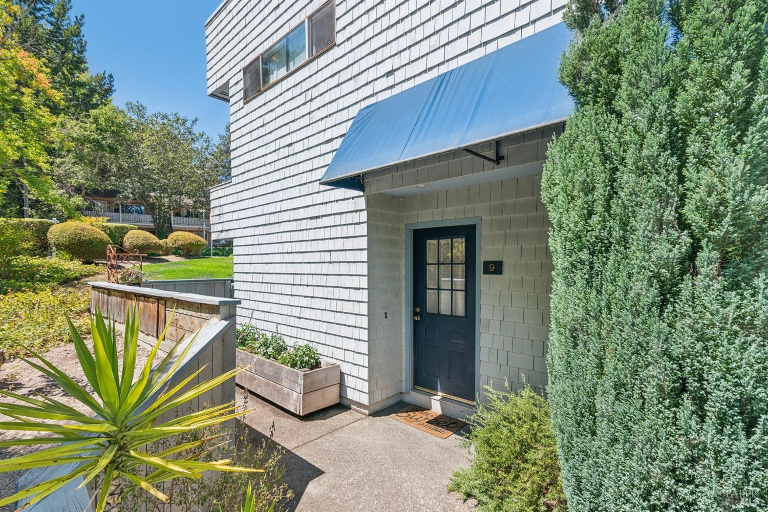 Detail Gallery Image 4 of 34 For 105 Virginia Ave #9,  Sebastopol,  CA 95472 - 2 Beds | 1/1 Baths