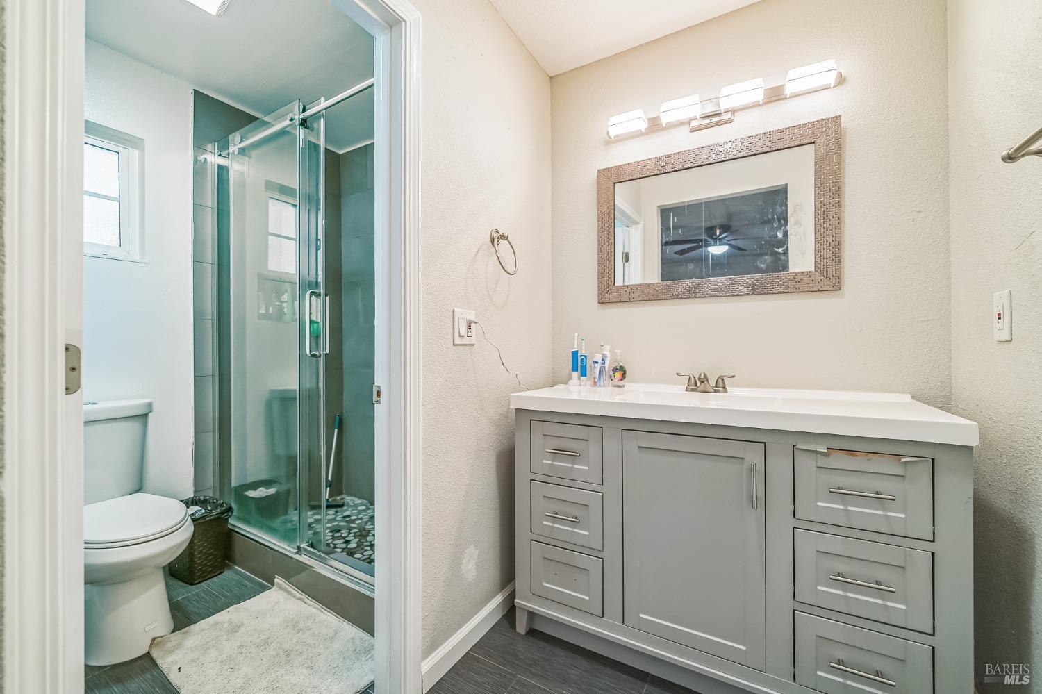 Detail Gallery Image 21 of 25 For 406 Cinnamon Way, Suisun City,  CA 94585 - 4 Beds | 2/1 Baths