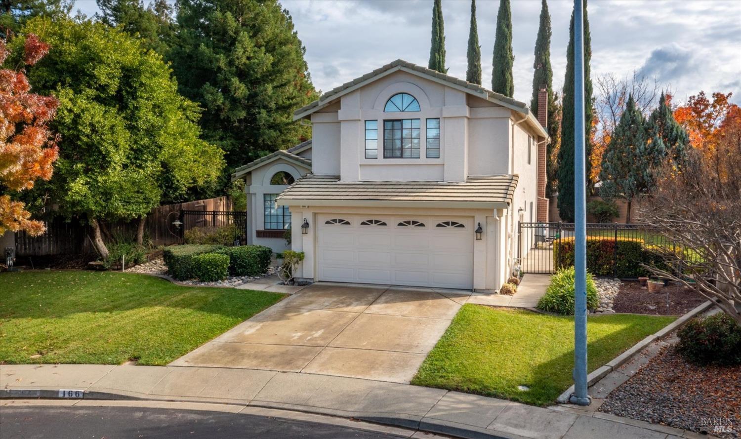 Detail Gallery Image 3 of 64 For 166 Saybrook Ave, Vacaville,  CA 95687 - 4 Beds | 3 Baths