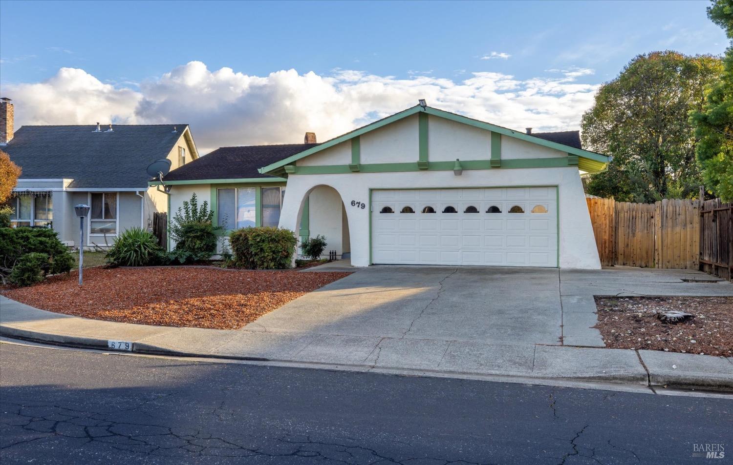 Detail Gallery Image 8 of 50 For 679 Devon Ct, Fairfield,  CA 94533 - 3 Beds | 2 Baths