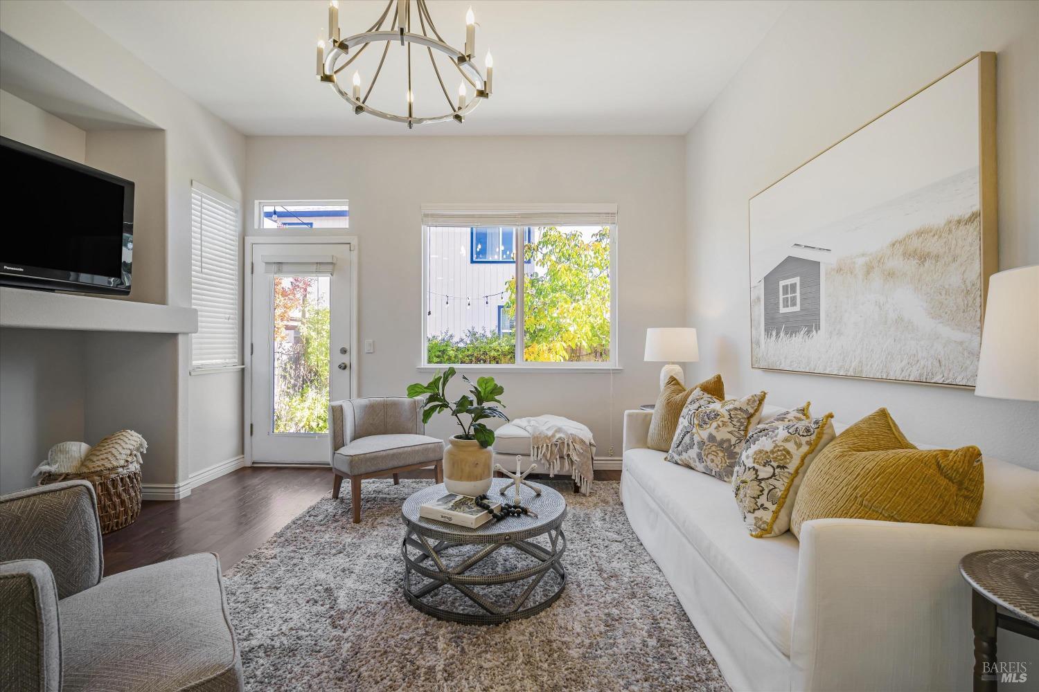 Detail Gallery Image 12 of 31 For 8216 Trione Cir, Windsor,  CA 95492 - 3 Beds | 2 Baths