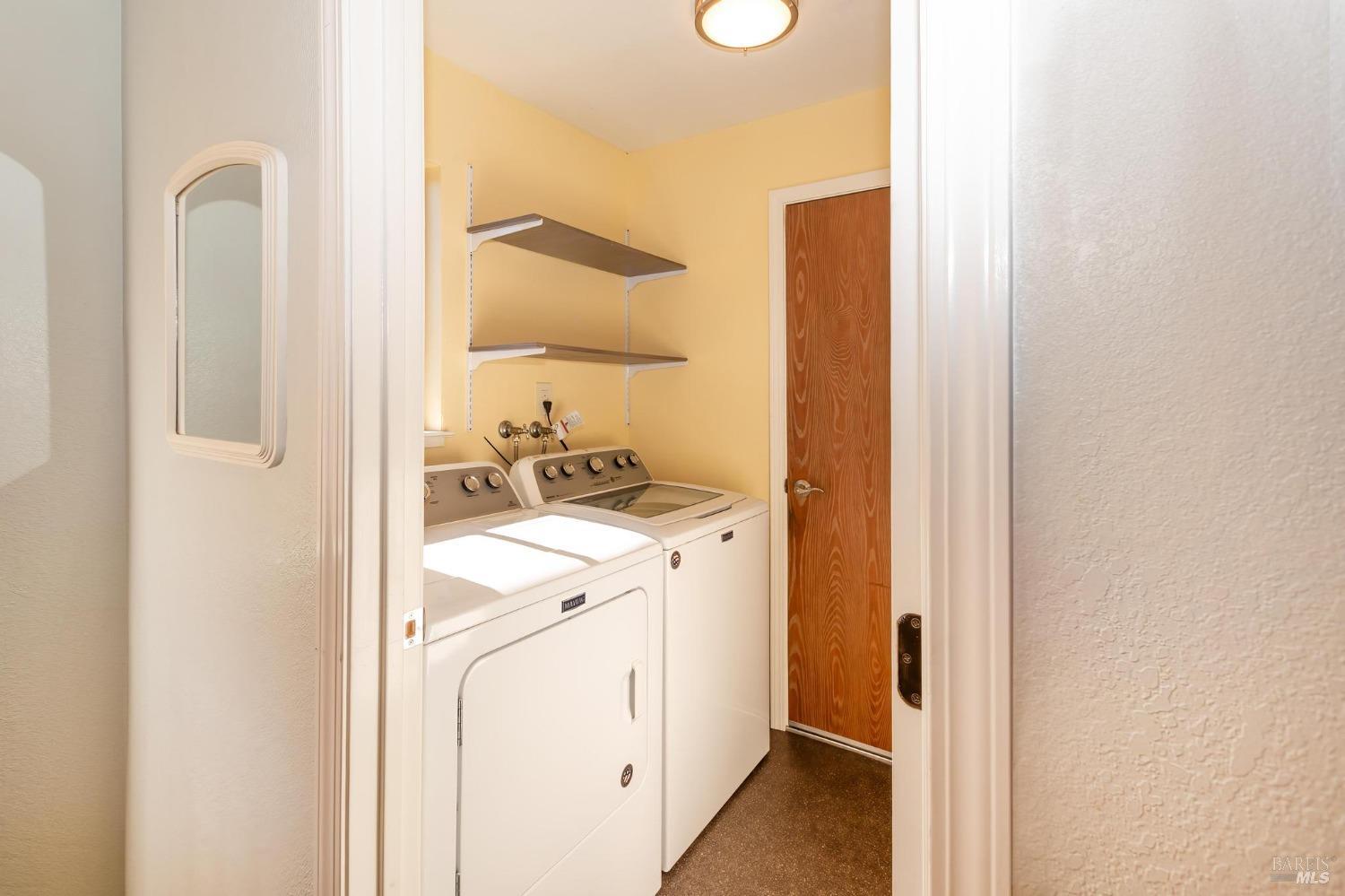 Detail Gallery Image 10 of 35 For 6066 Donna Ct, Rohnert Park,  CA 94928 - 3 Beds | 2 Baths