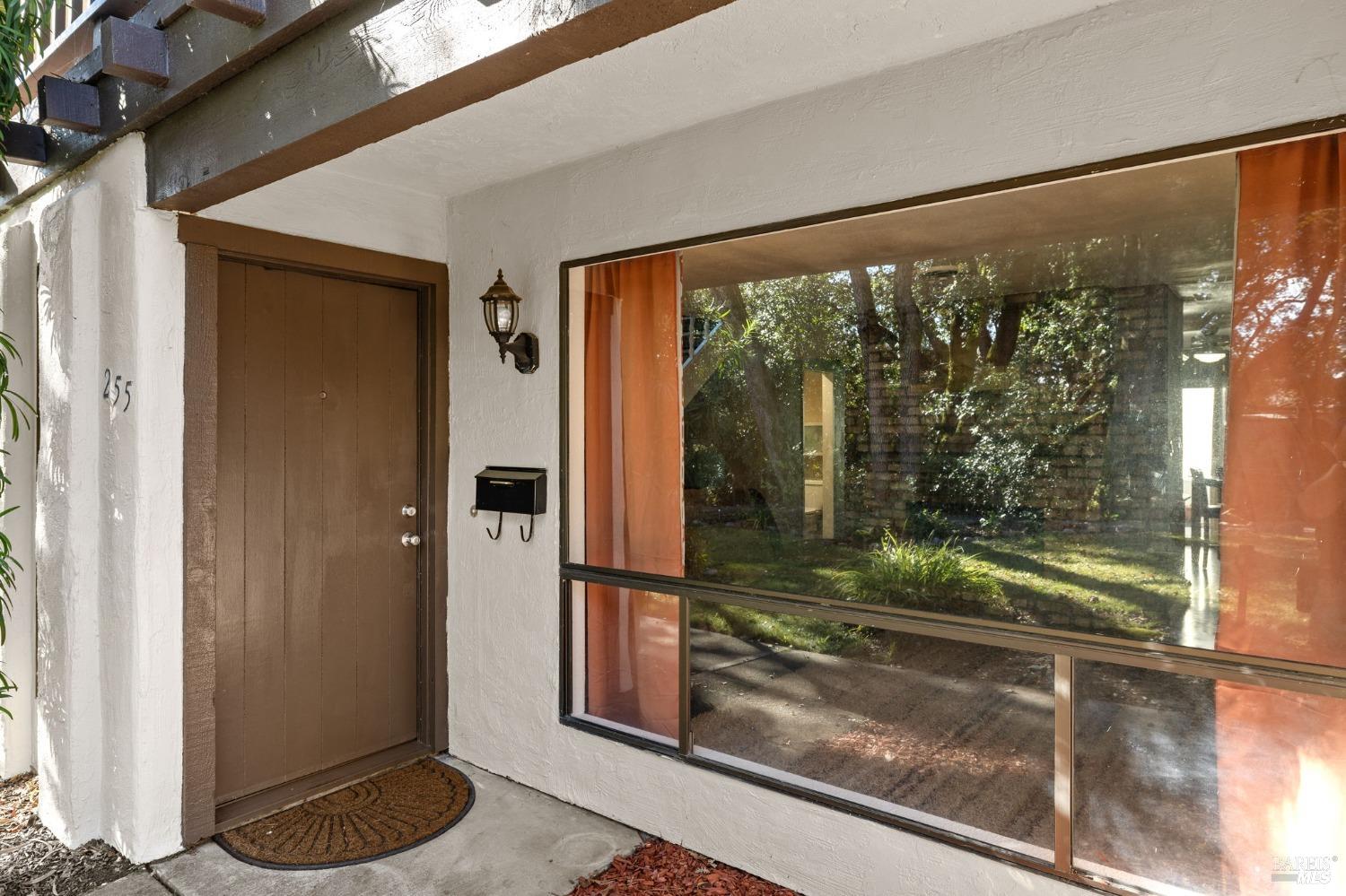 Detail Gallery Image 7 of 42 For 255 Candlelight Dr, Santa Rosa,  CA 95403 - 3 Beds | 2 Baths