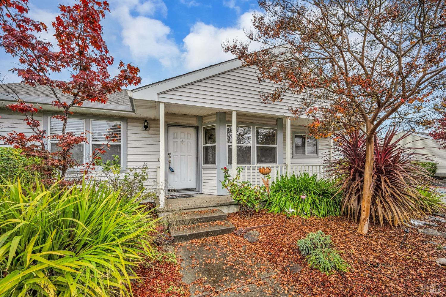 Detail Gallery Image 2 of 23 For 1755 Eardley Ave, Santa Rosa,  CA 95401 - 2 Beds | 2 Baths