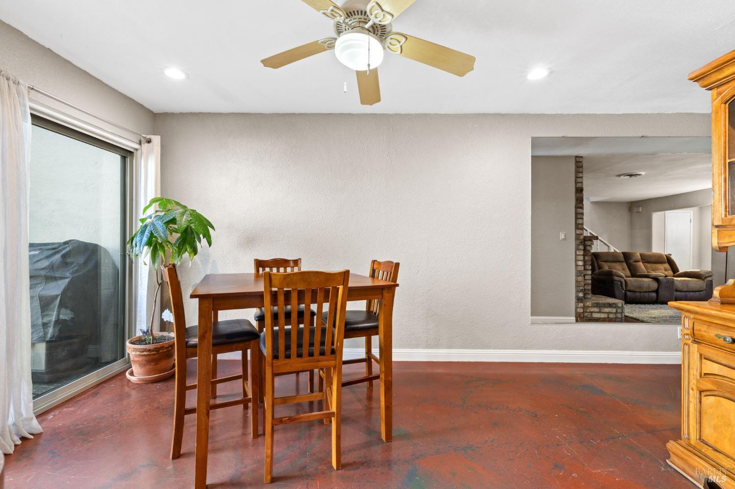 Detail Gallery Image 20 of 42 For 255 Candlelight Dr, Santa Rosa,  CA 95403 - 3 Beds | 2 Baths