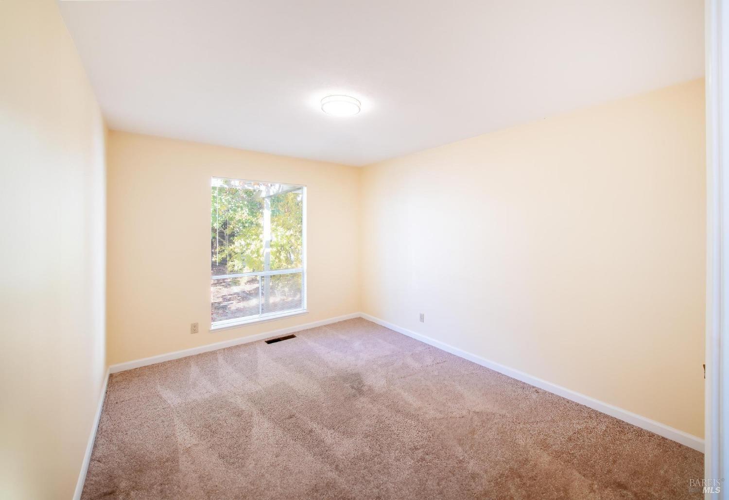 Detail Gallery Image 25 of 35 For 6066 Donna Ct, Rohnert Park,  CA 94928 - 3 Beds | 2 Baths