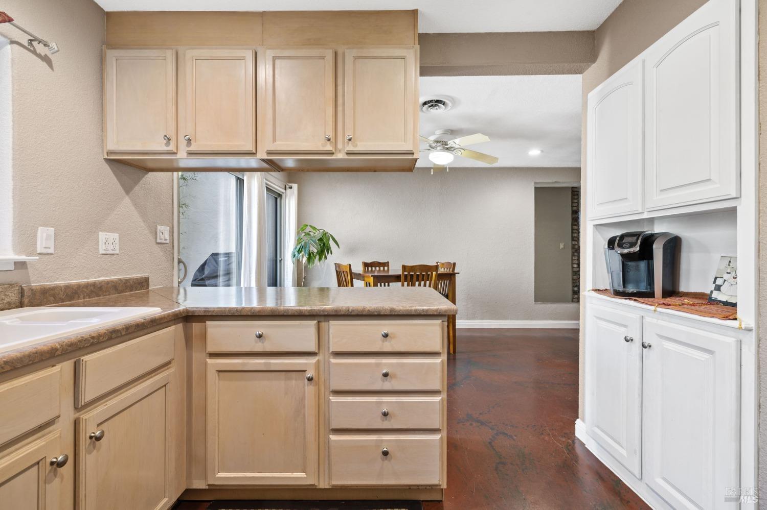 Detail Gallery Image 23 of 42 For 255 Candlelight Dr, Santa Rosa,  CA 95403 - 3 Beds | 2 Baths