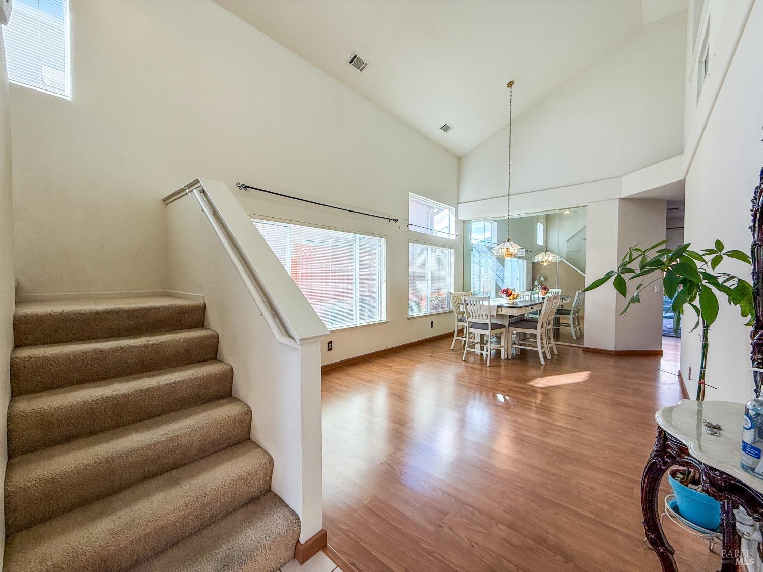 Detail Gallery Image 6 of 35 For 150 Suncliff Pl, Vallejo,  CA 94591 - 3 Beds | 2/1 Baths