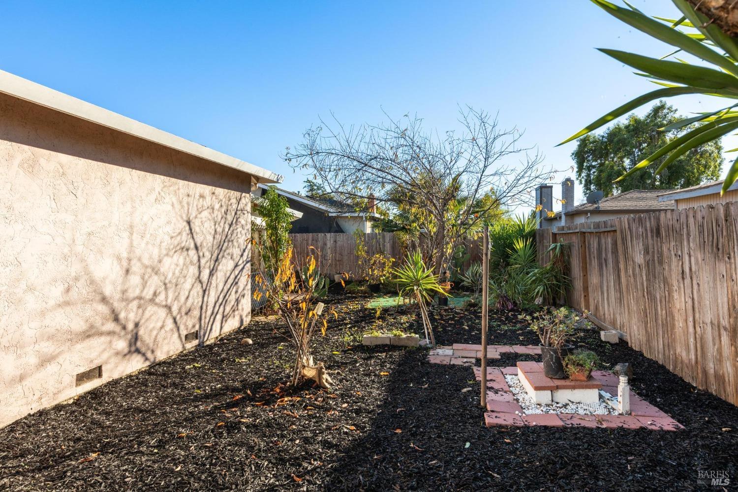 Detail Gallery Image 25 of 26 For 602 Shannon Dr, Suisun City,  CA 94585 - 3 Beds | 2 Baths