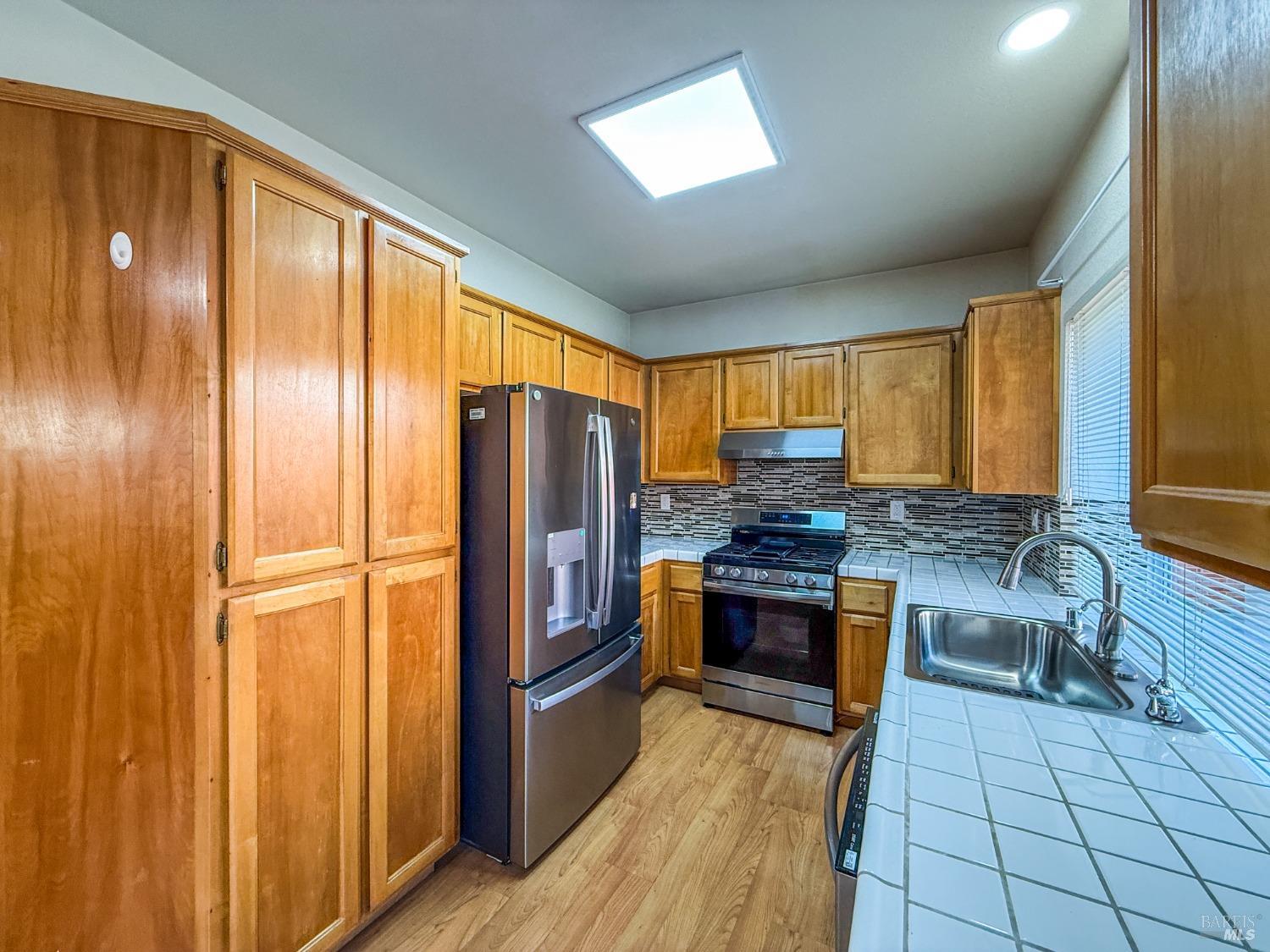 Detail Gallery Image 18 of 35 For 150 Suncliff Pl, Vallejo,  CA 94591 - 3 Beds | 2/1 Baths