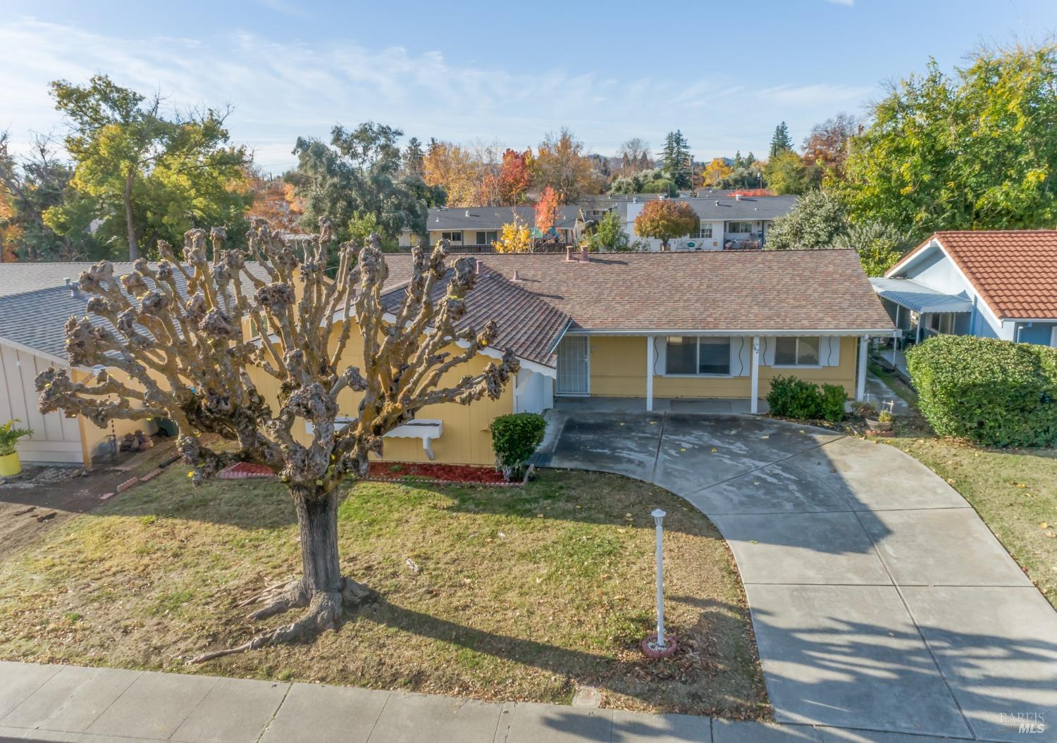 Detail Gallery Image 2 of 50 For 142 Mckinley Cir, Vacaville,  CA 95687 - 2 Beds | 2 Baths