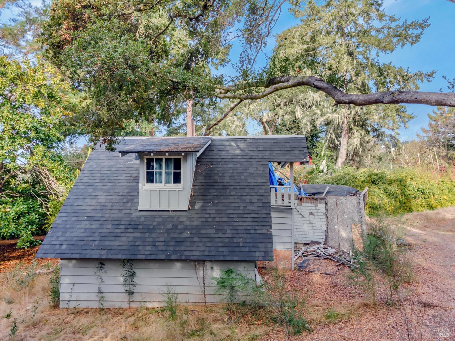 Detail Gallery Image 5 of 22 For 9303 Monroe Ave, Aptos,  CA 95003 - 2 Beds | 2 Baths