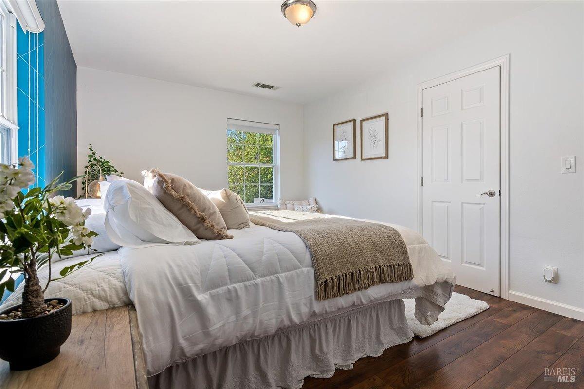 Detail Gallery Image 12 of 26 For 1466 Ash St, Napa,  CA 94559 - 2 Beds | 1 Baths