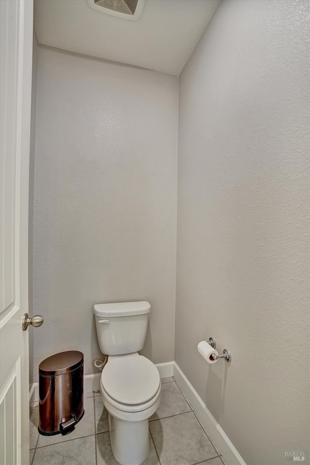 Detail Gallery Image 43 of 56 For 1976 Kalis St, Fairfield,  CA 94533 - 4 Beds | 3/1 Baths