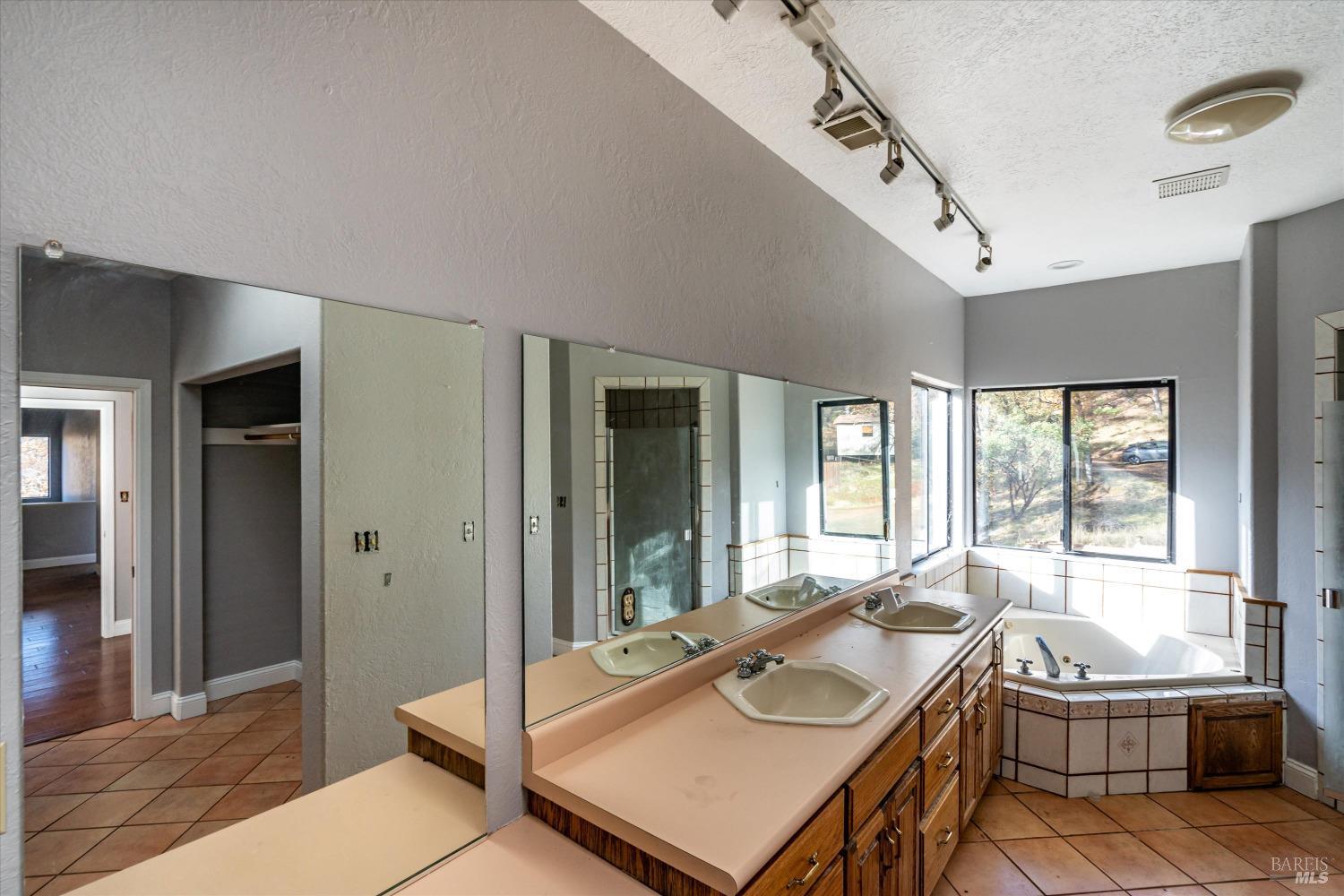 Detail Gallery Image 35 of 63 For 1625 Clover Valley Rd, Upper Lake,  CA 95485 - 5 Beds | 4 Baths