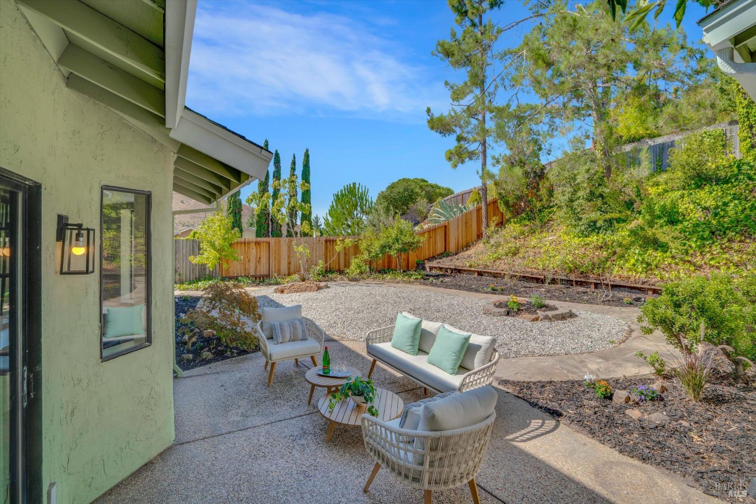 Detail Gallery Image 35 of 48 For 829 Dorset Way, Benicia,  CA 94510 - 4 Beds | 2/1 Baths