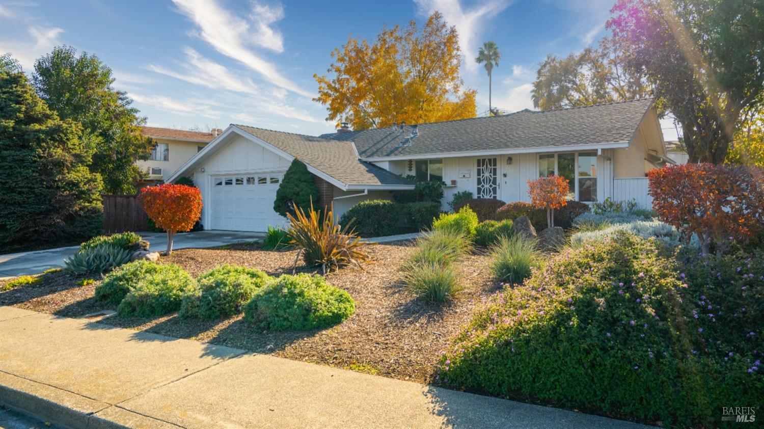 Detail Gallery Image 1 of 38 For 740 Alamo Dr, Vacaville,  CA 95688 - 3 Beds | 2 Baths