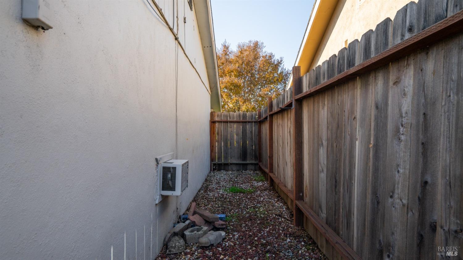 Detail Gallery Image 46 of 46 For 906 2nd St, Fairfield,  CA 94533 - 3 Beds | 1 Baths