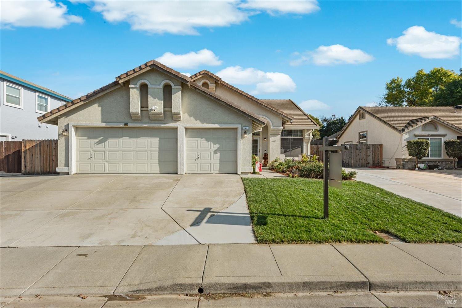 Detail Gallery Image 1 of 40 For 961 Copper Way, Vacaville,  CA 95687 - 4 Beds | 2 Baths