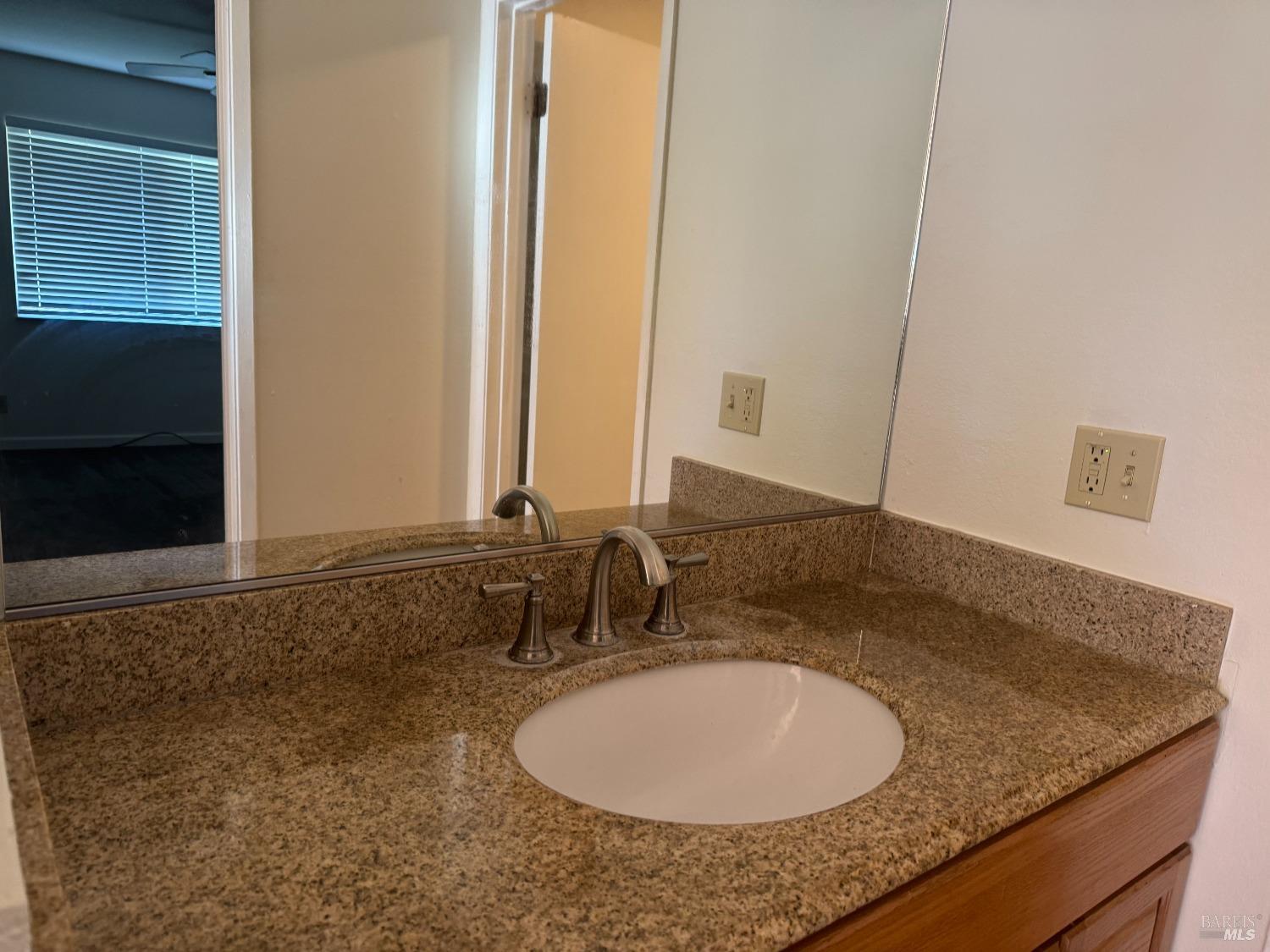 Detail Gallery Image 8 of 11 For 1329 Southwest Blvd, Rohnert Park,  CA 94928 - 1 Beds | 1 Baths