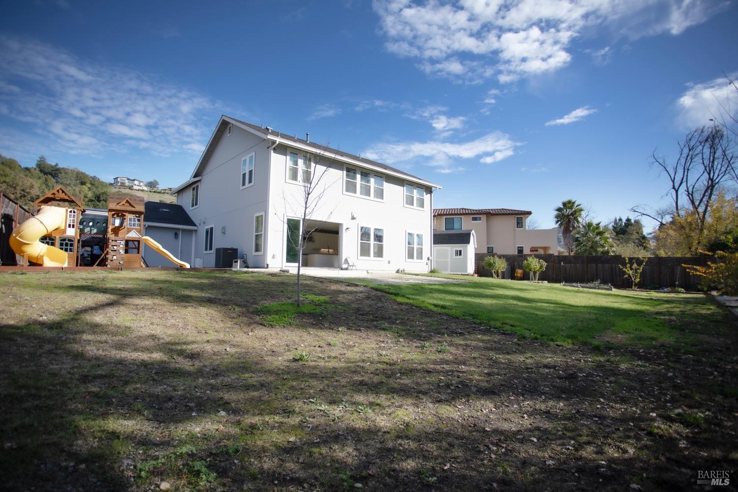 Detail Gallery Image 35 of 45 For 536 Carriage Ct, Santa Rosa,  CA 95403 - 5 Beds | 3/1 Baths