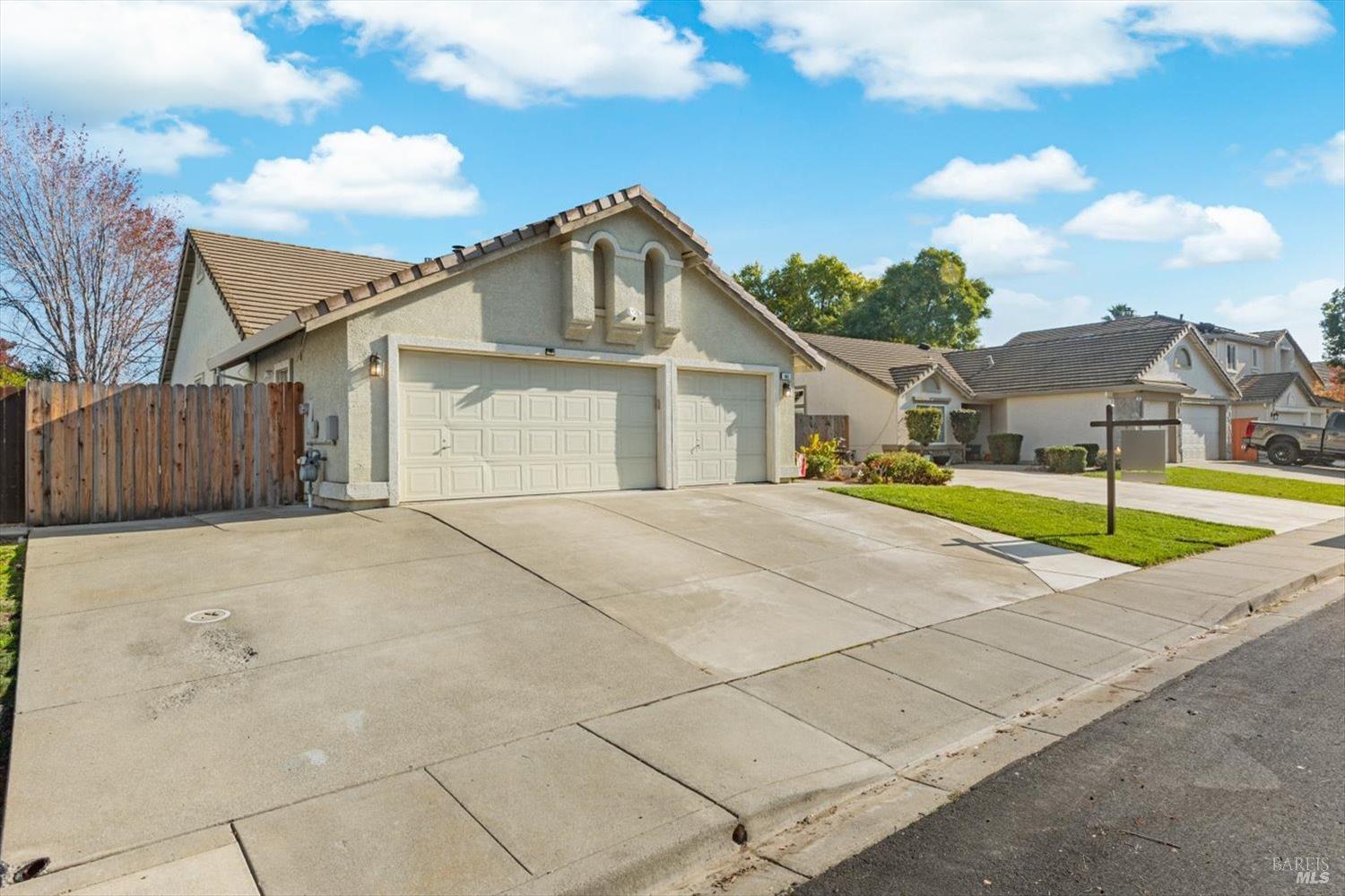 Detail Gallery Image 3 of 40 For 961 Copper Way, Vacaville,  CA 95687 - 4 Beds | 2 Baths