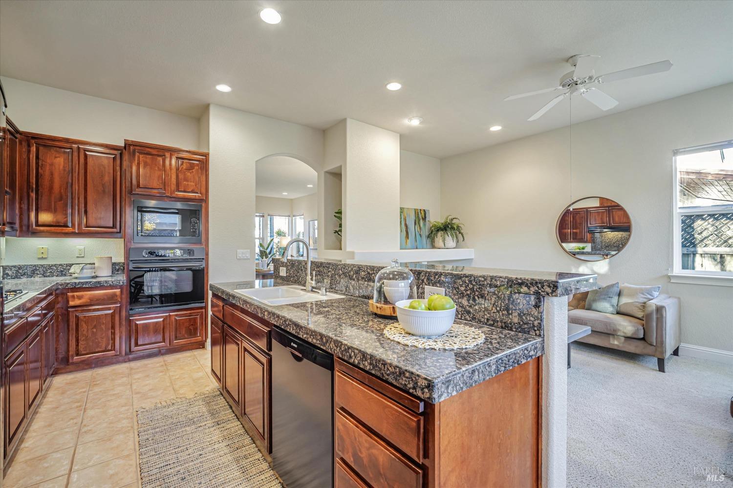 Detail Gallery Image 15 of 45 For 1173 Rochioli Dr, Windsor,  CA 95492 - 3 Beds | 2 Baths