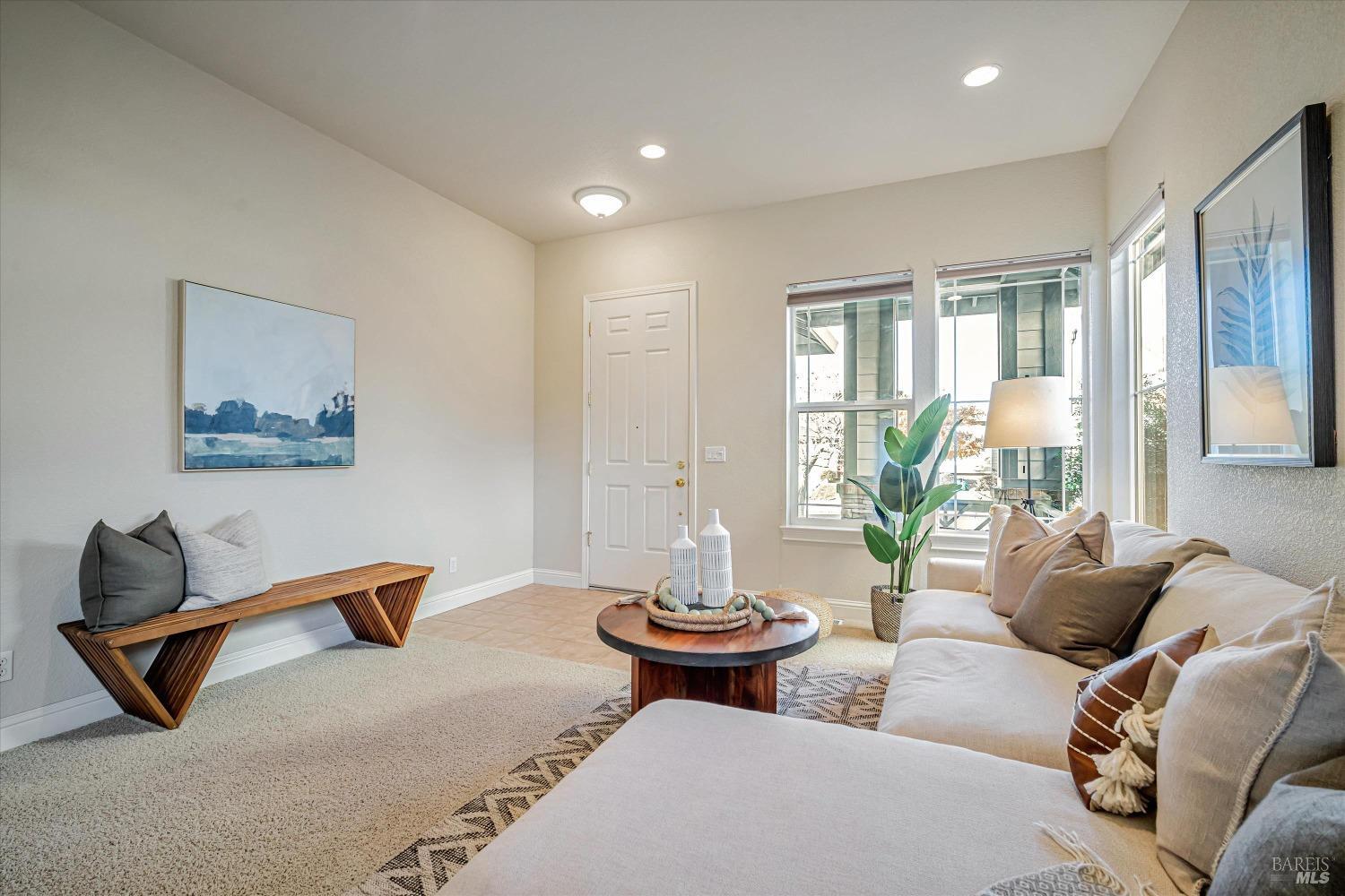 Detail Gallery Image 11 of 45 For 1173 Rochioli Dr, Windsor,  CA 95492 - 3 Beds | 2 Baths