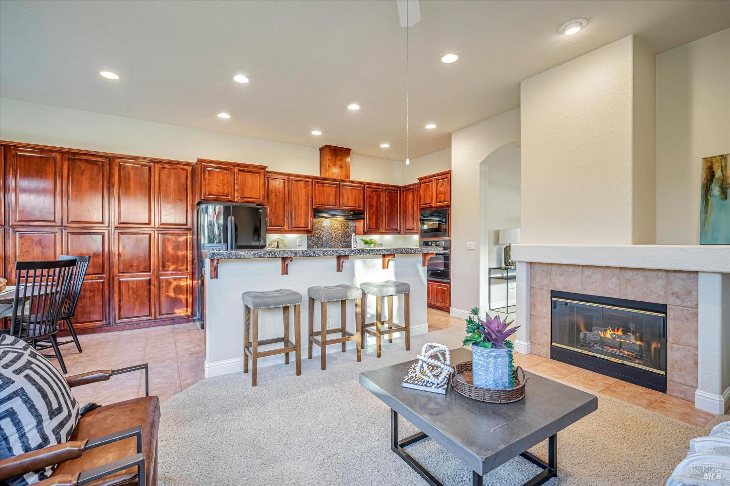 Detail Gallery Image 14 of 45 For 1173 Rochioli Dr, Windsor,  CA 95492 - 3 Beds | 2 Baths