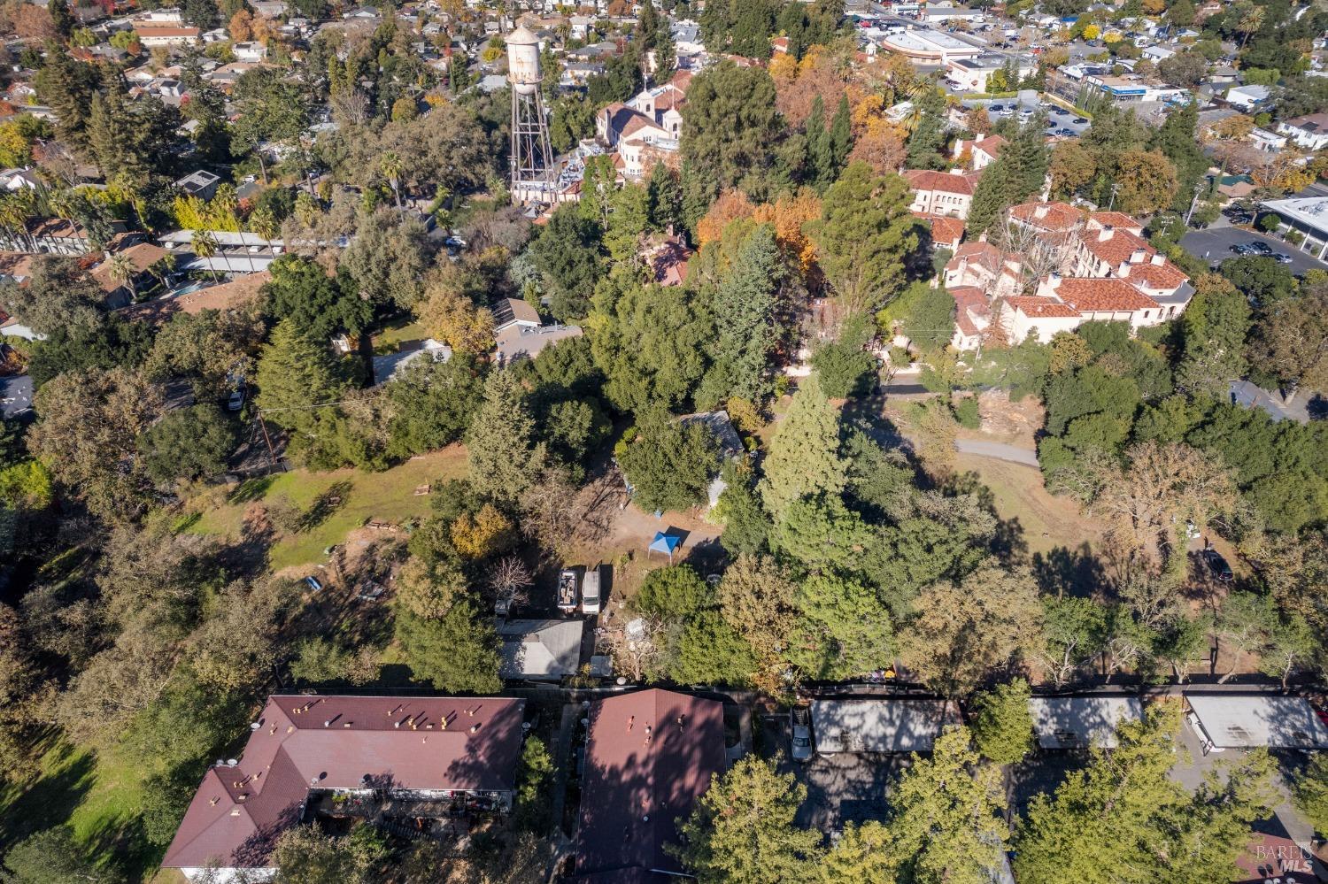 Detail Gallery Image 10 of 10 For 18350 Sierra Dr, Sonoma,  CA 95476 - 3 Beds | 2 Baths