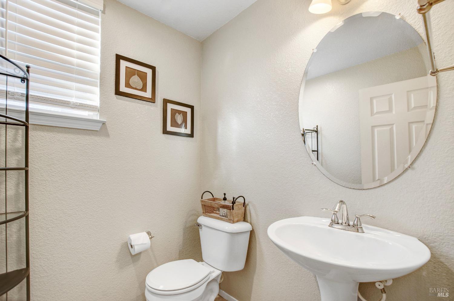 Detail Gallery Image 17 of 46 For 641 Yerba Buena Way, Windsor,  CA 95492 - 3 Beds | 2/1 Baths