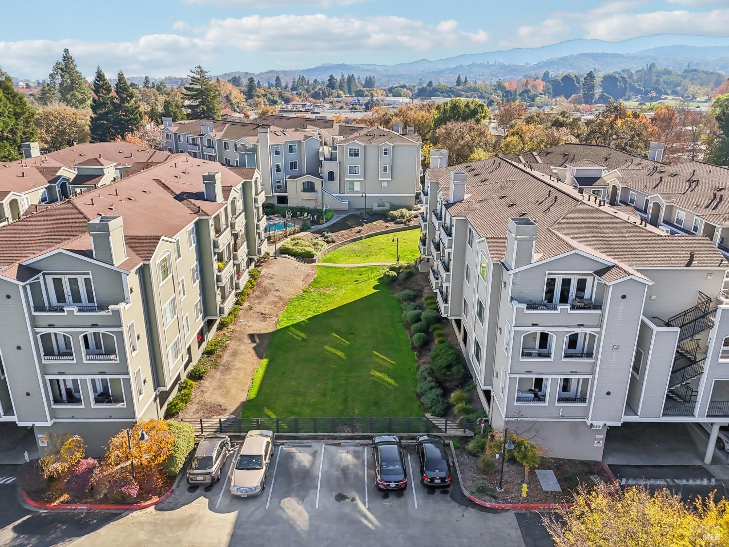 Detail Gallery Image 43 of 46 For 852 Diablo Ave #106,  Novato,  CA 94947 - 2 Beds | 2 Baths