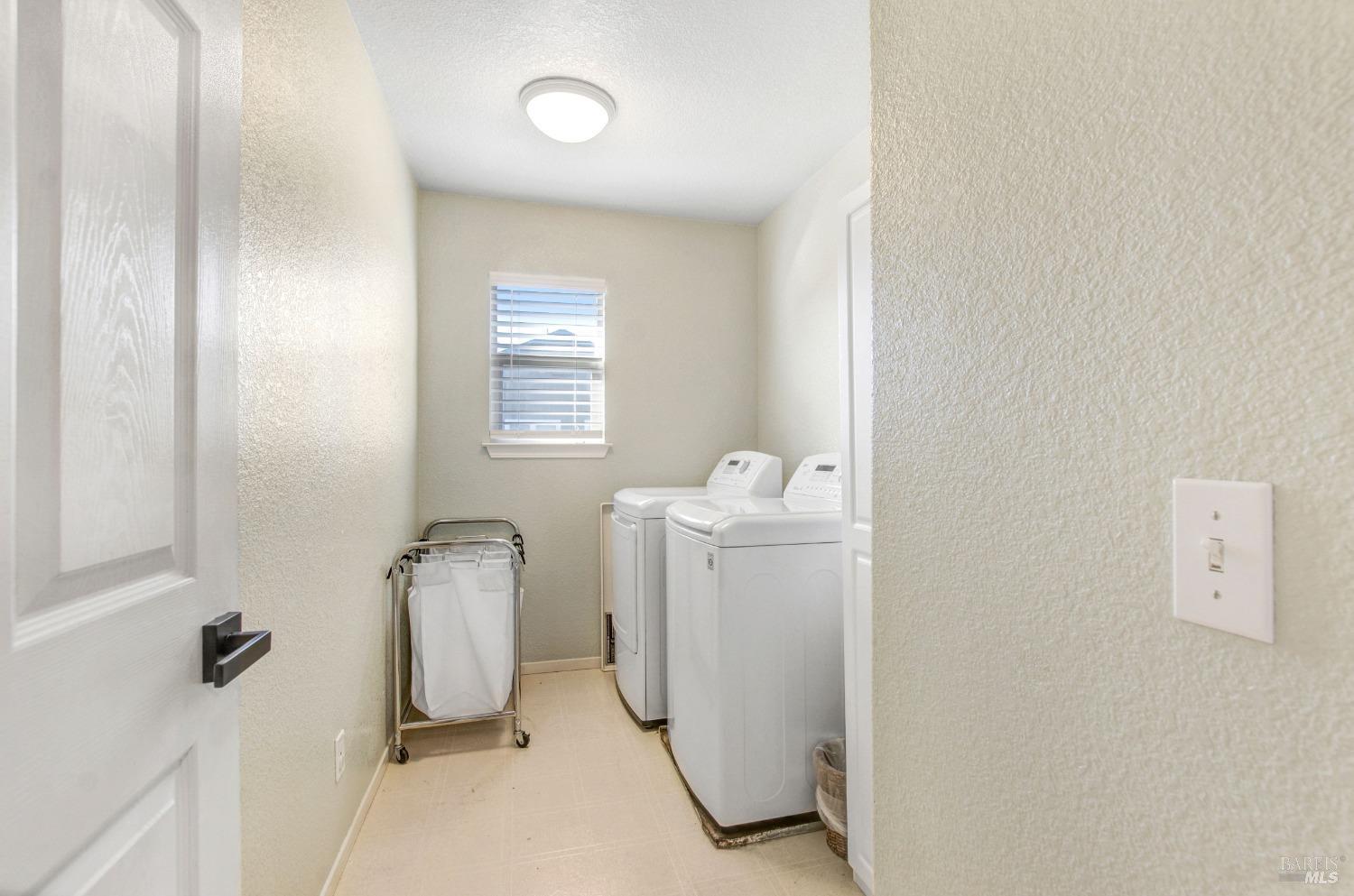 Detail Gallery Image 31 of 46 For 641 Yerba Buena Way, Windsor,  CA 95492 - 3 Beds | 2/1 Baths