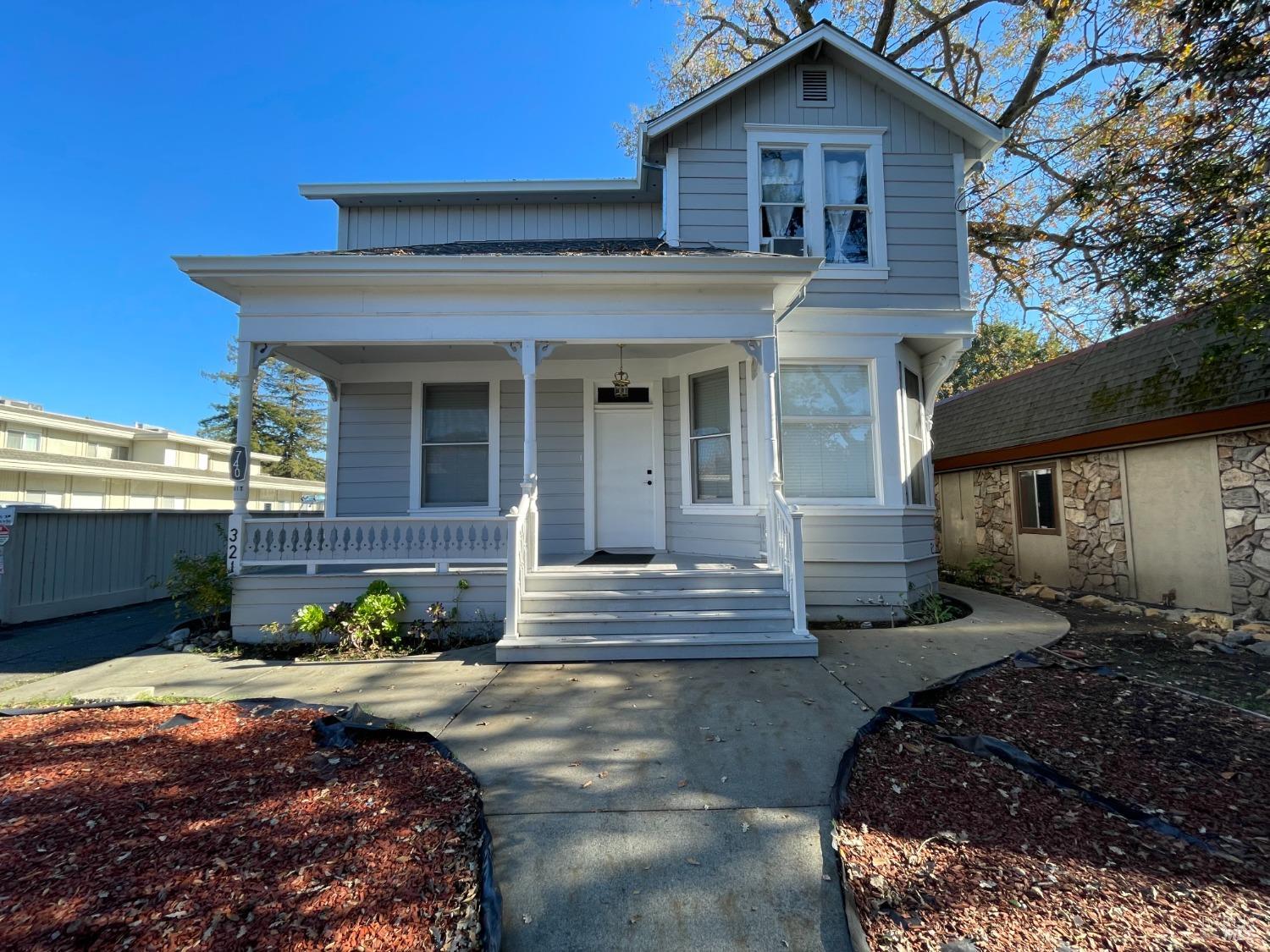 Detail Gallery Image 1 of 14 For 740 Mendocino Ave #1,  Santa Rosa,  CA 95401 - 2 Beds | 1 Baths