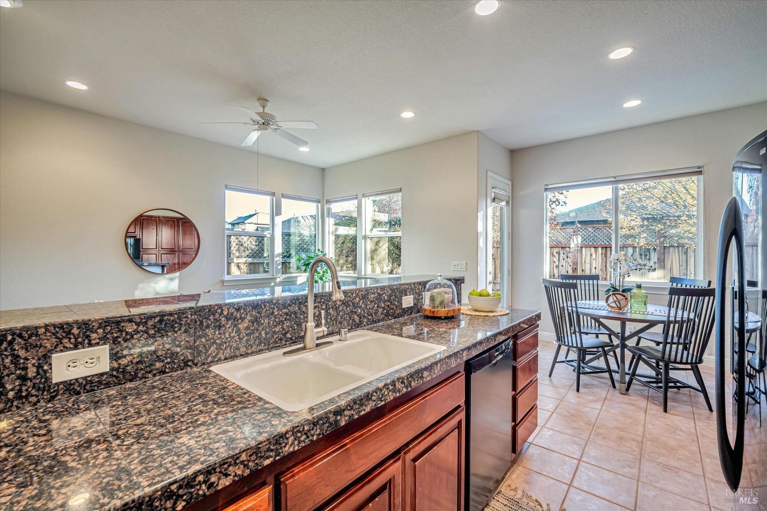 Detail Gallery Image 17 of 45 For 1173 Rochioli Dr, Windsor,  CA 95492 - 3 Beds | 2 Baths