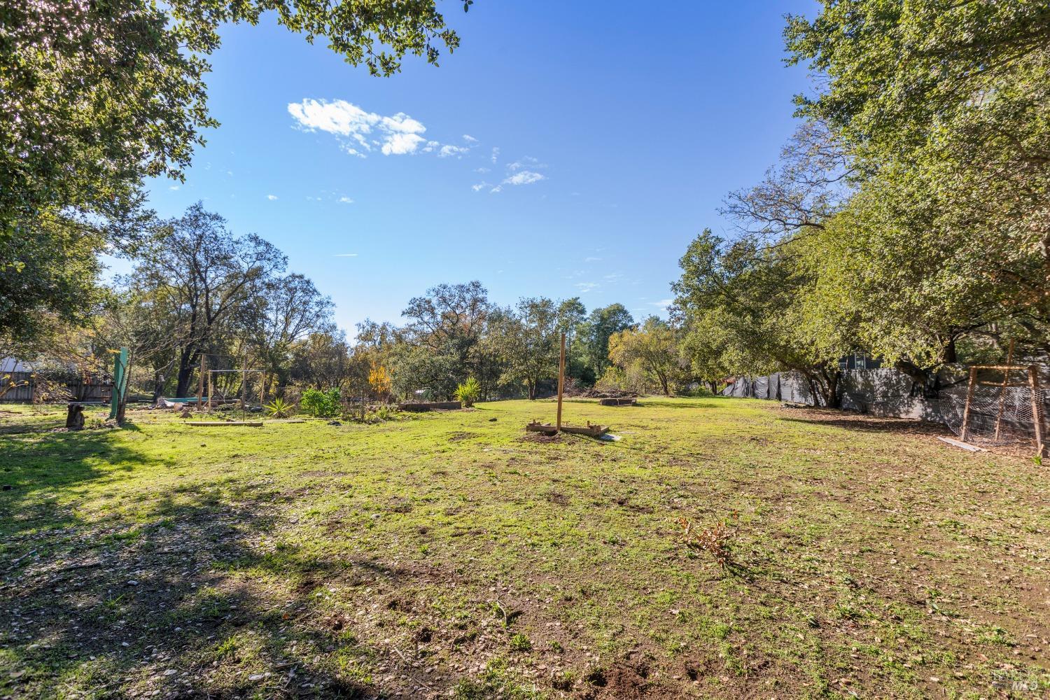 Detail Gallery Image 3 of 10 For 18350 Sierra Dr, Sonoma,  CA 95476 - 3 Beds | 2 Baths